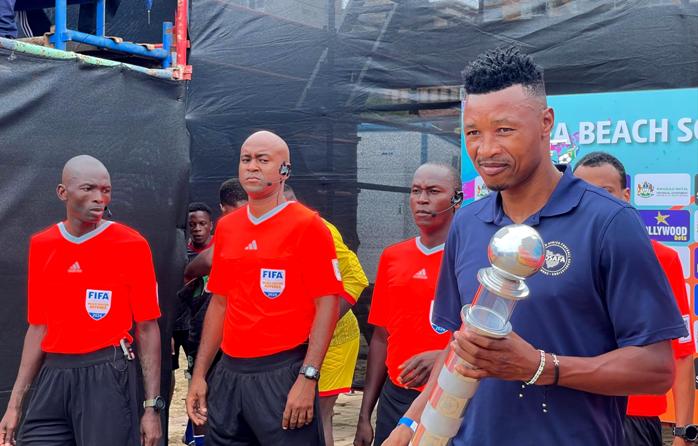 Árbitros Moçambicanos brilham na Taça COSAFA de Futebol de Praia 2023